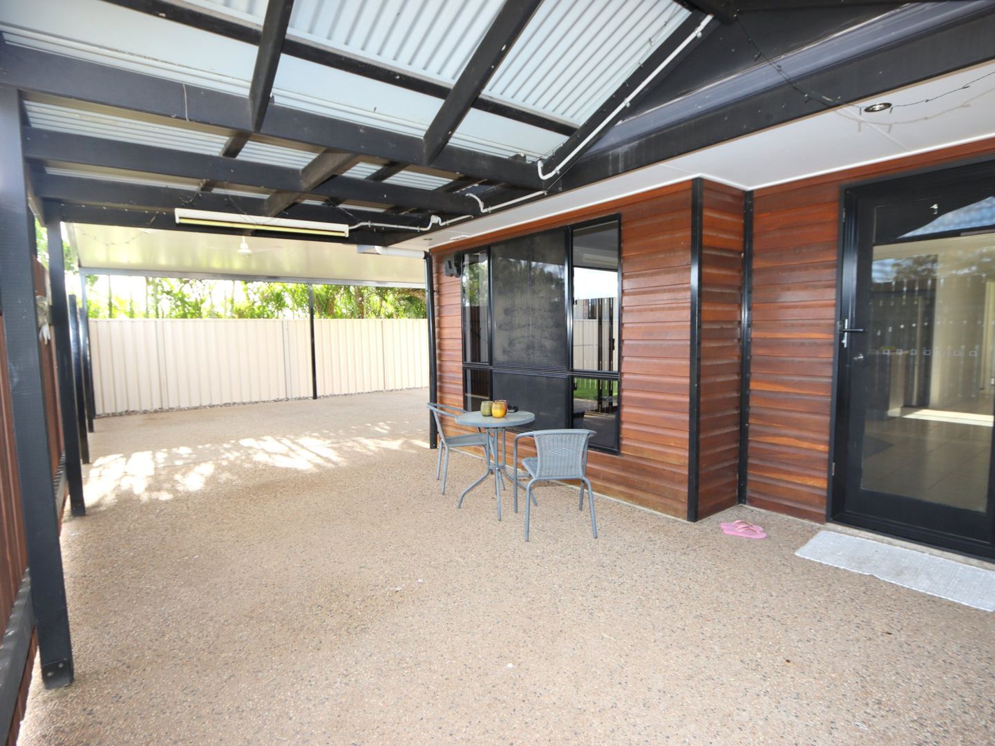 1/70 Long Street, Emerald QLD 4720, Image 2