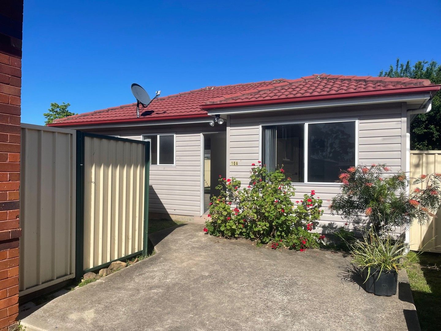 2 bedrooms Apartment / Unit / Flat in 10A Duckmallois Avenue BLACKTOWN NSW, 2148