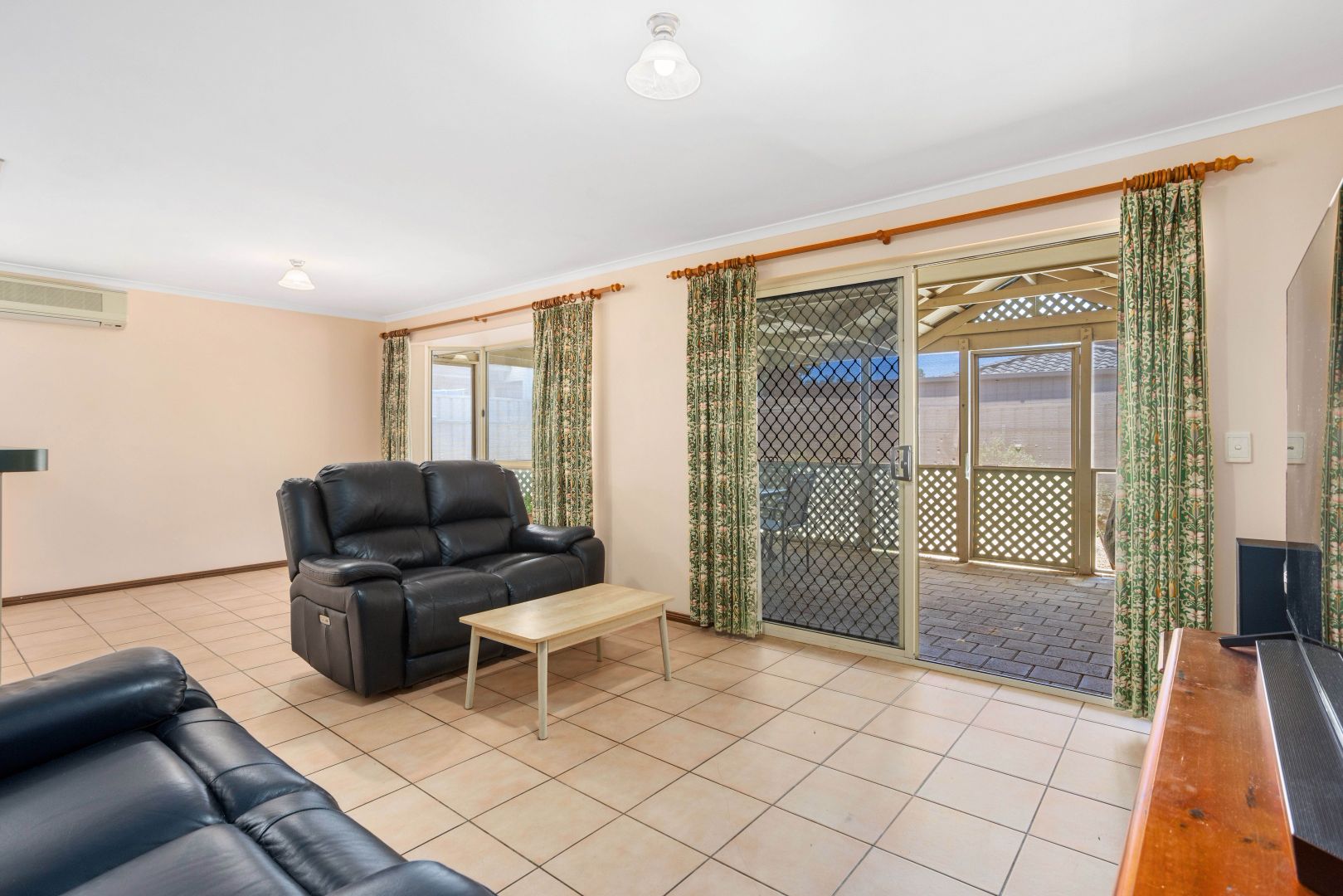 7 Manning Crescent, Pooraka SA 5095, Image 2