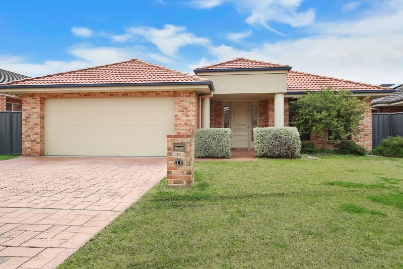 4 bedrooms House in 16 Peards Drive ALBURY NSW, 2640
