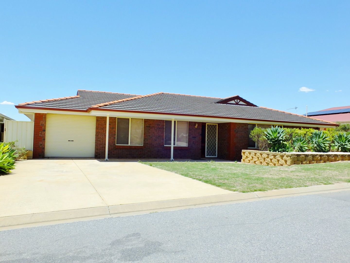 6 Gilmore Crescent, Wallaroo SA 5556