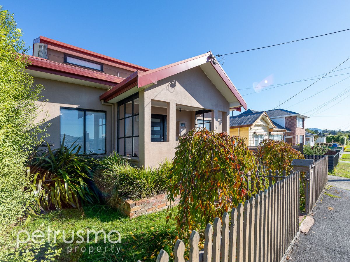 5 bedrooms House in 19 Burrows Avenue MOONAH TAS, 7009