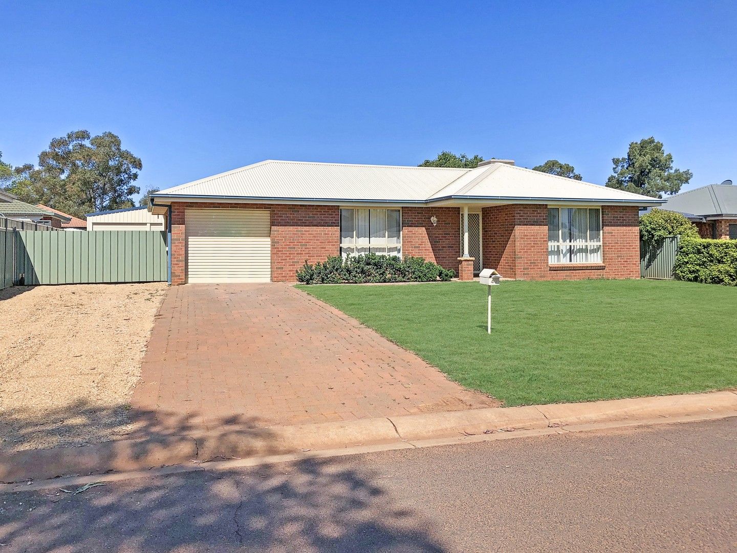 4 bedrooms House in 47 Doncaster Avenue DUBBO NSW, 2830