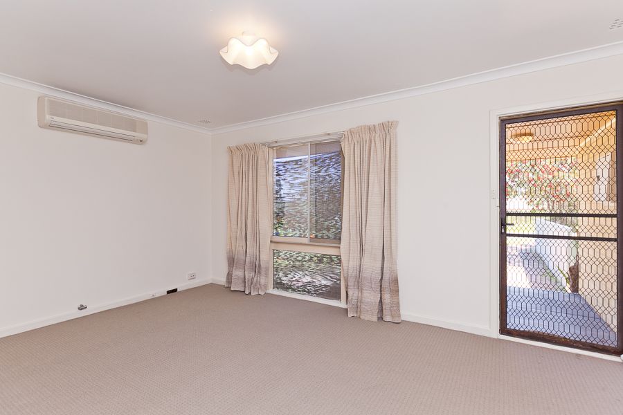 2 Denston Way, Girrawheen WA 6064, Image 2