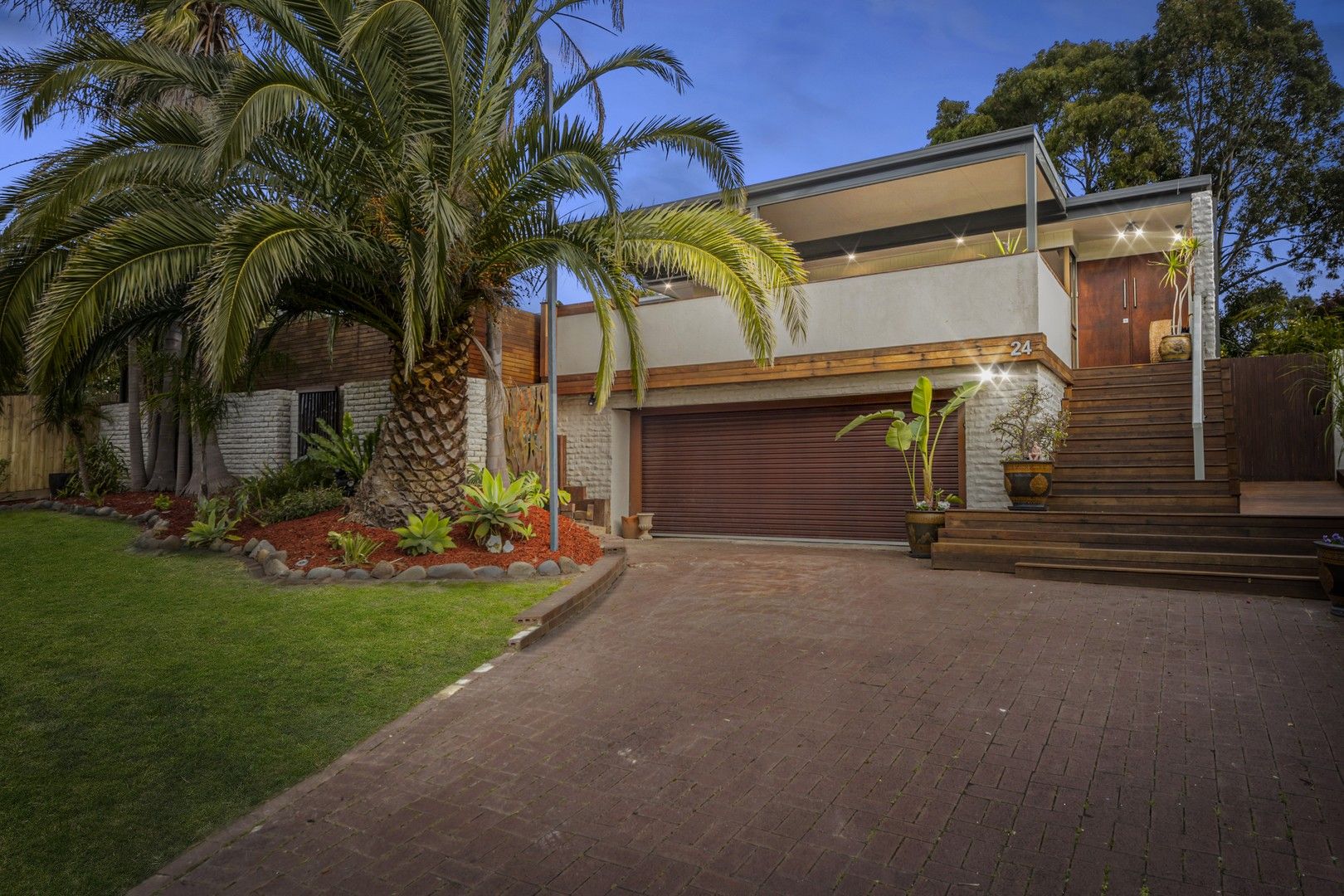 4 bedrooms House in 24 Seaview Road FRANKSTON SOUTH VIC, 3199