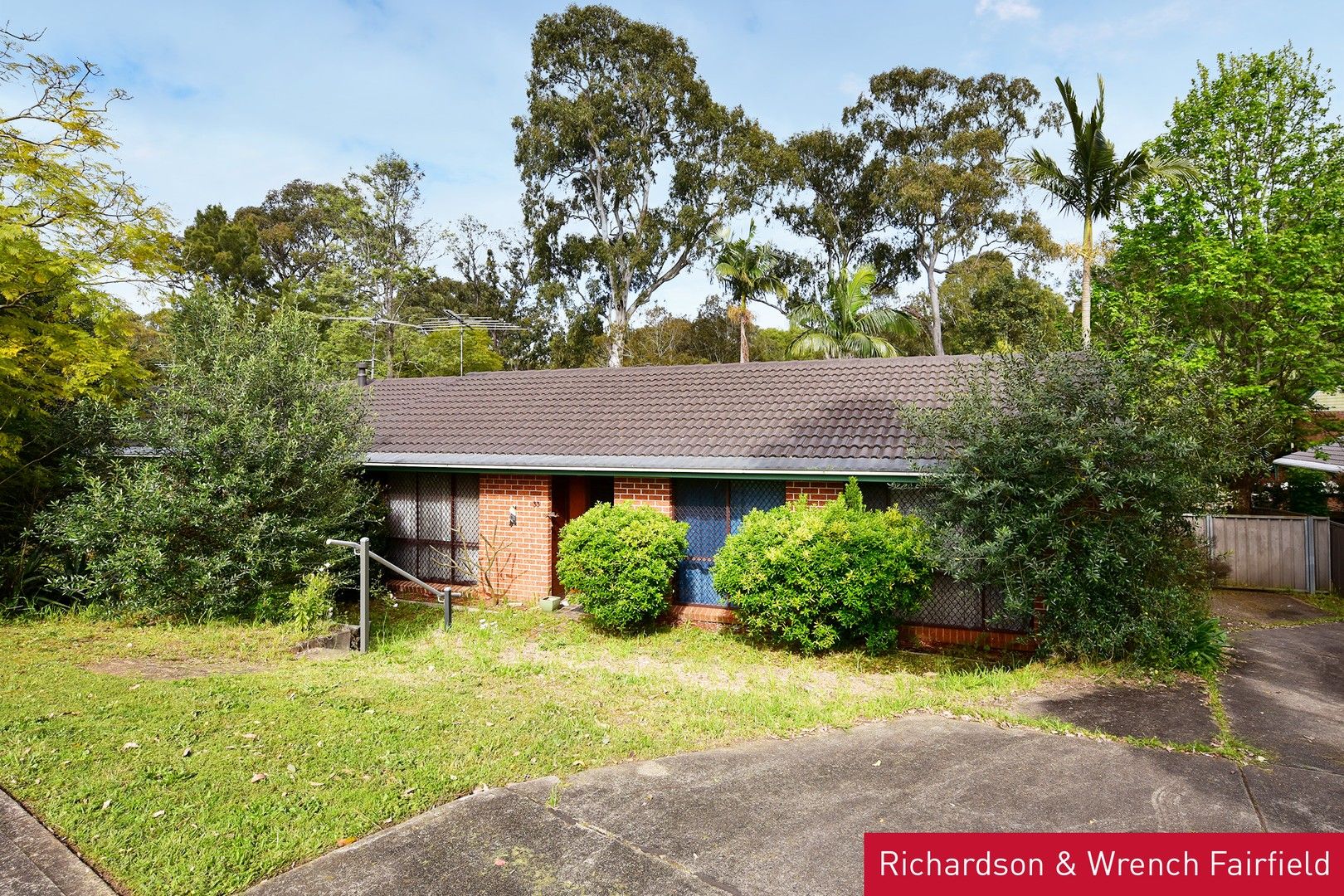 3 bedrooms Villa in 33/27 Waratah Crescent MACQUARIE FIELDS NSW, 2564