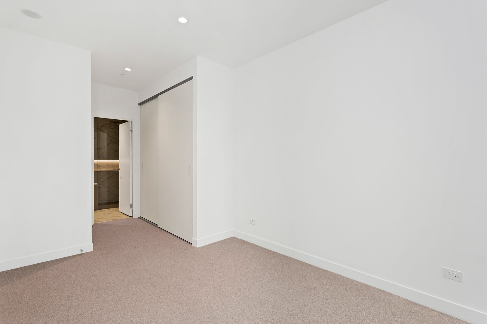 1809C/633 Lonsdale Street, Melbourne VIC 3004, Image 2