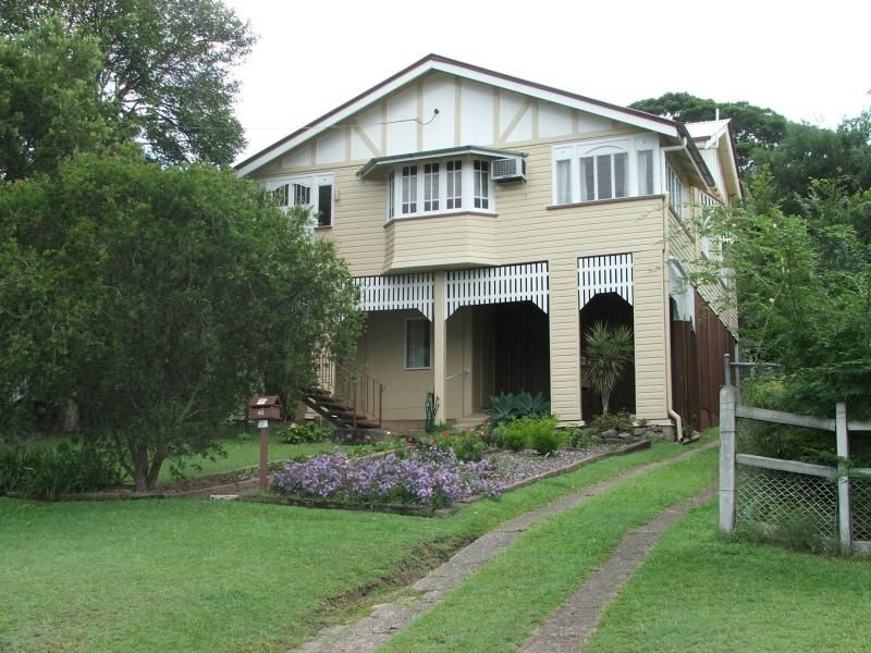 2 bedrooms House in 41 Runic Street BARDON QLD, 4065