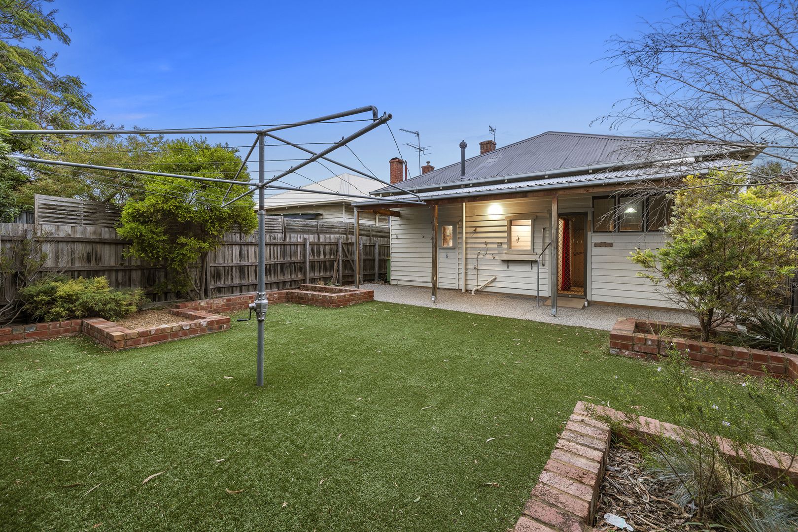 189 Queensville Street, Kingsville VIC 3012, Image 2