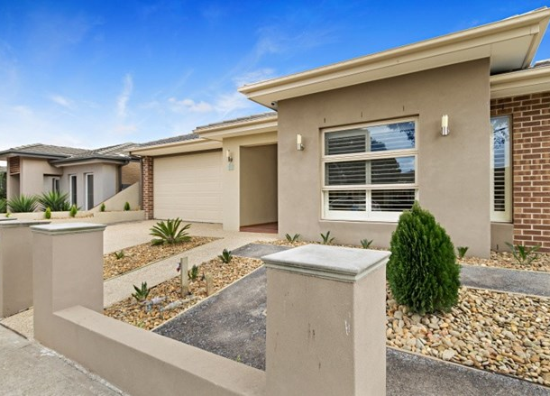 13 White Gum Way, Cranbourne North VIC 3977