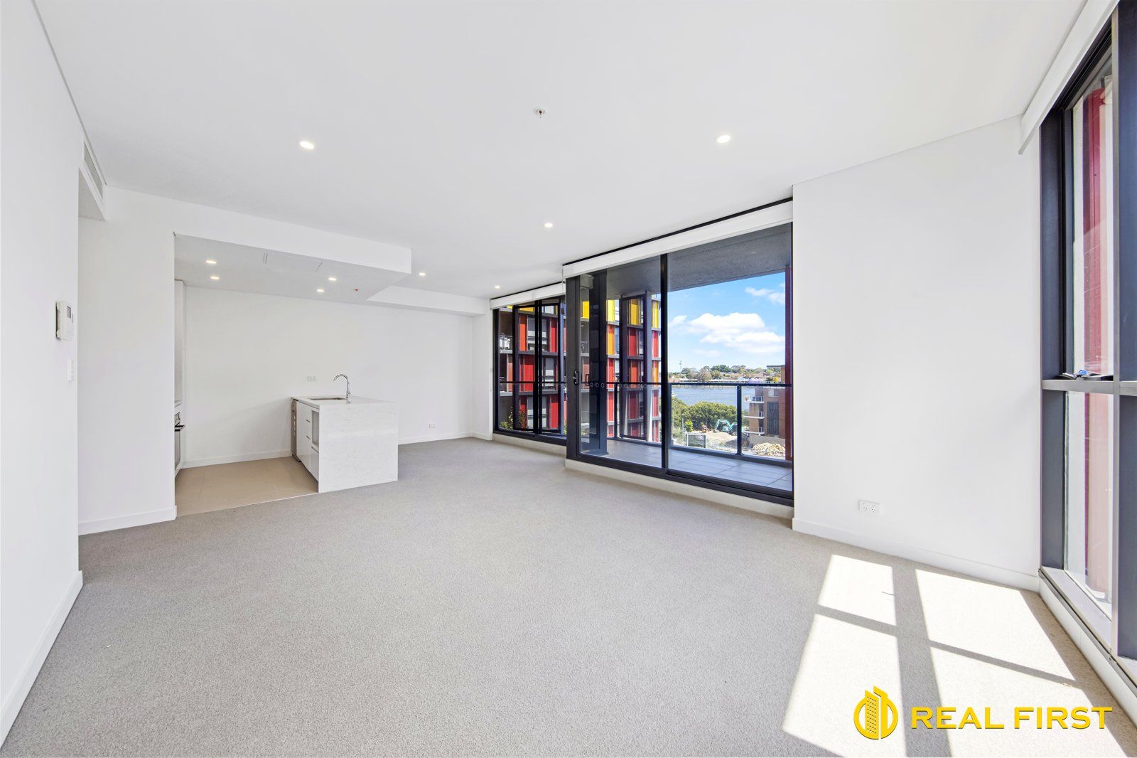 2 bedrooms Apartment / Unit / Flat in  MEADOWBANK NSW, 2114