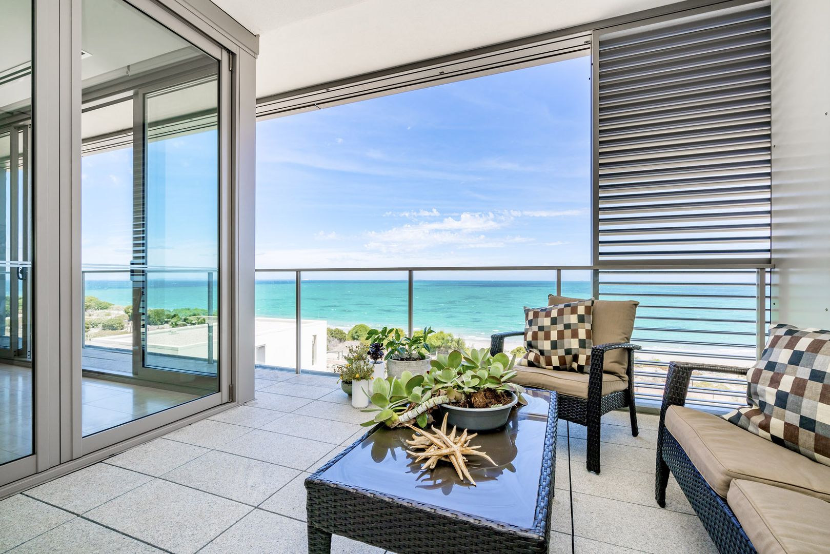 15/23 Ocean Drive, North Coogee WA 6163, Image 1