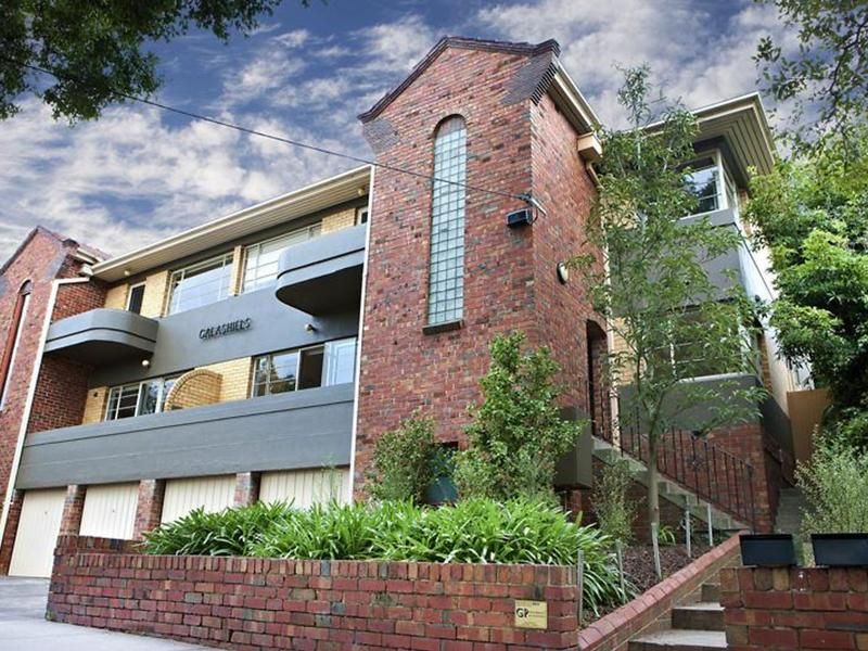2 bedrooms Apartment / Unit / Flat in 2/2-4 Vista Grove TOORAK VIC, 3142
