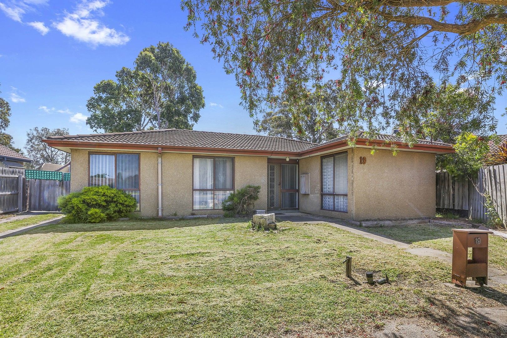 3 bedrooms House in 19 Freedom Court WHITTINGTON VIC, 3219