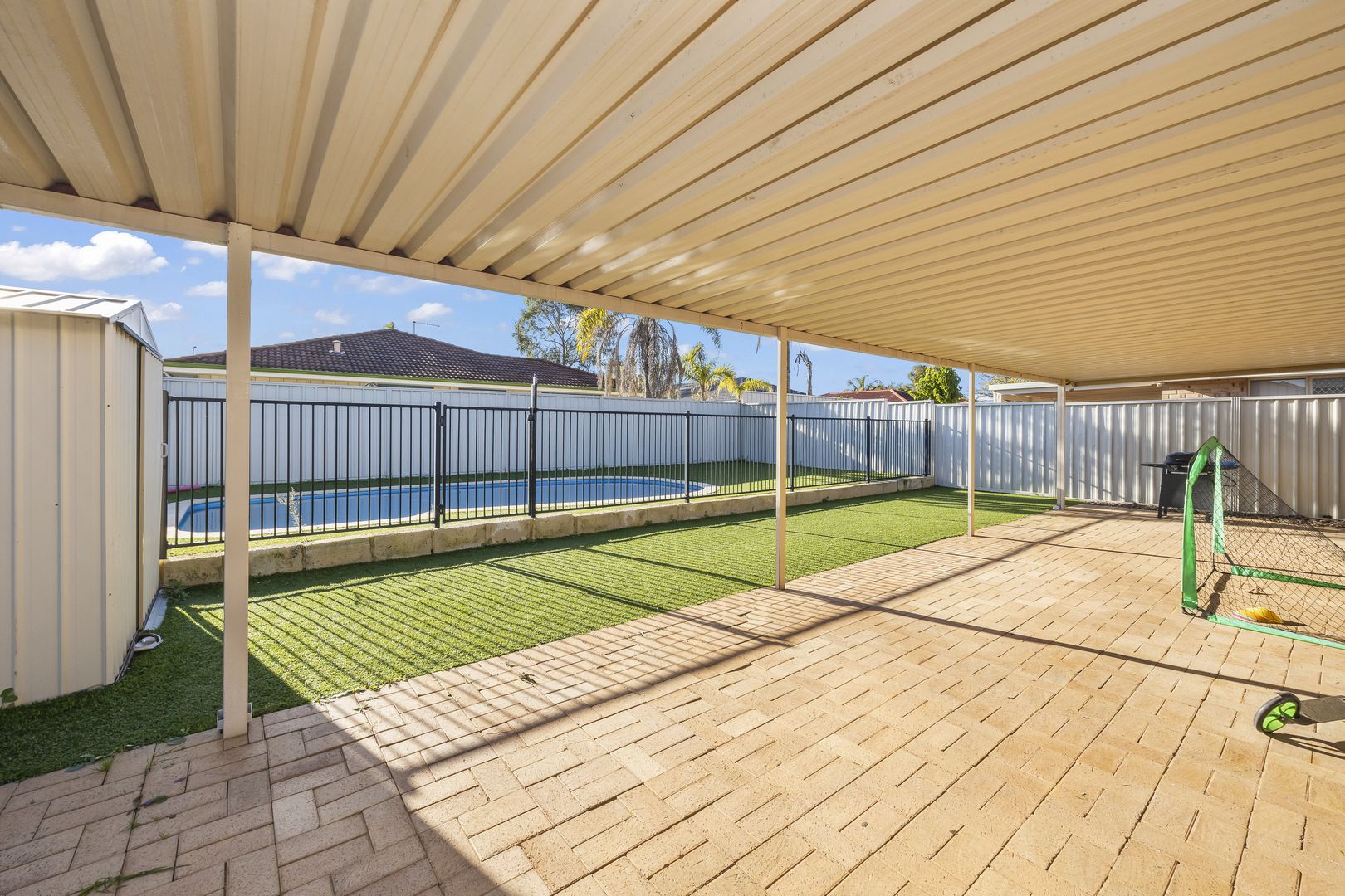 8 Groote Gardens, Ballajura WA 6066, Image 2