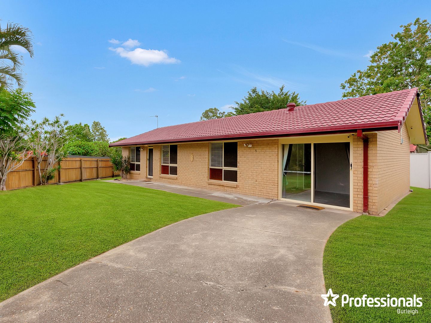 5 Brier Crescent, Varsity Lakes QLD 4227, Image 2