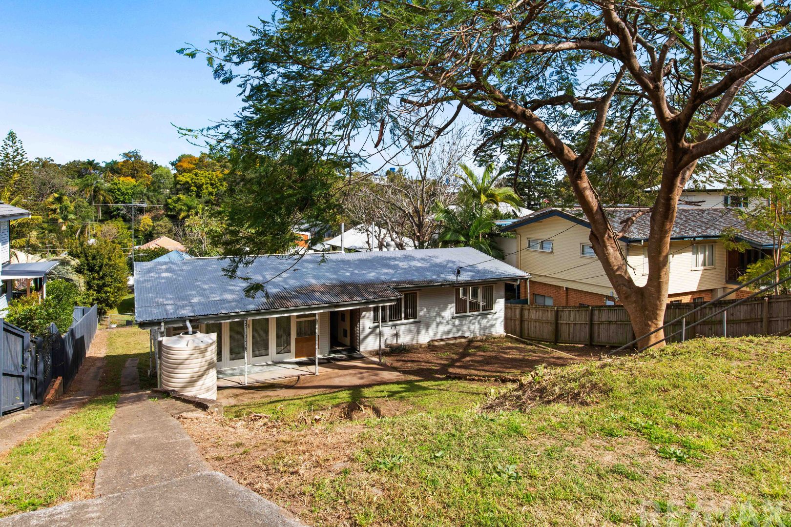 136 Majestic Outlook, Seven Hills QLD 4170 Domain