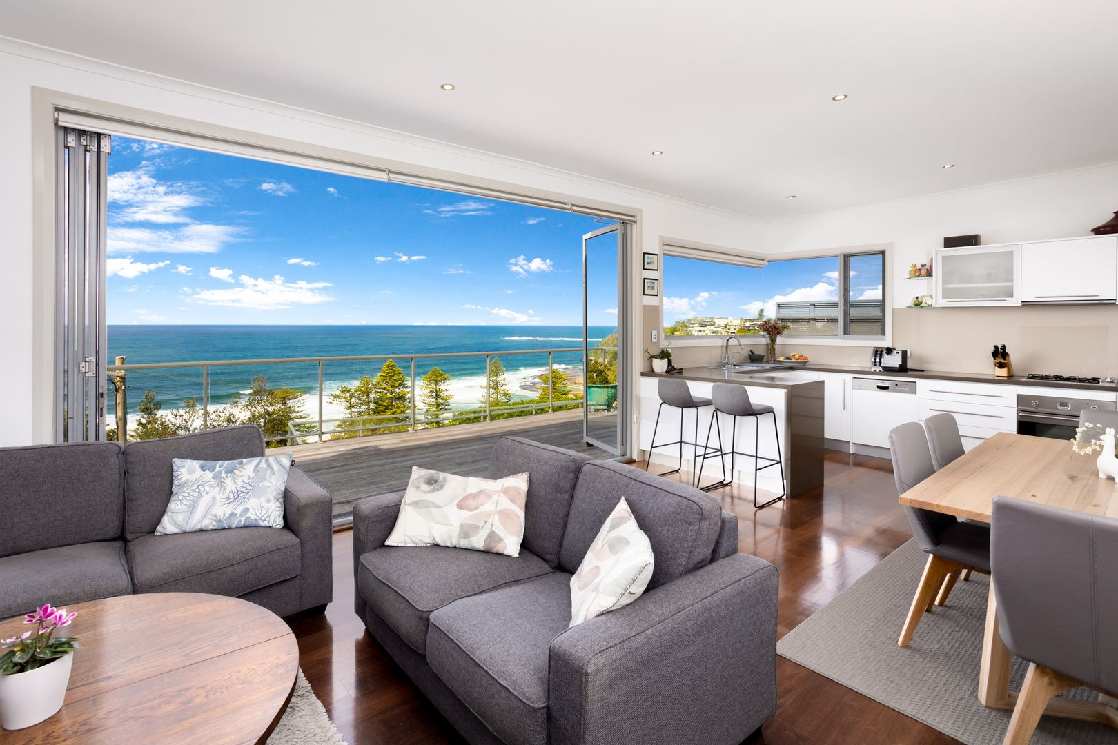 4 Bilgola Terrace, Bilgola Beach NSW 2107, Image 2