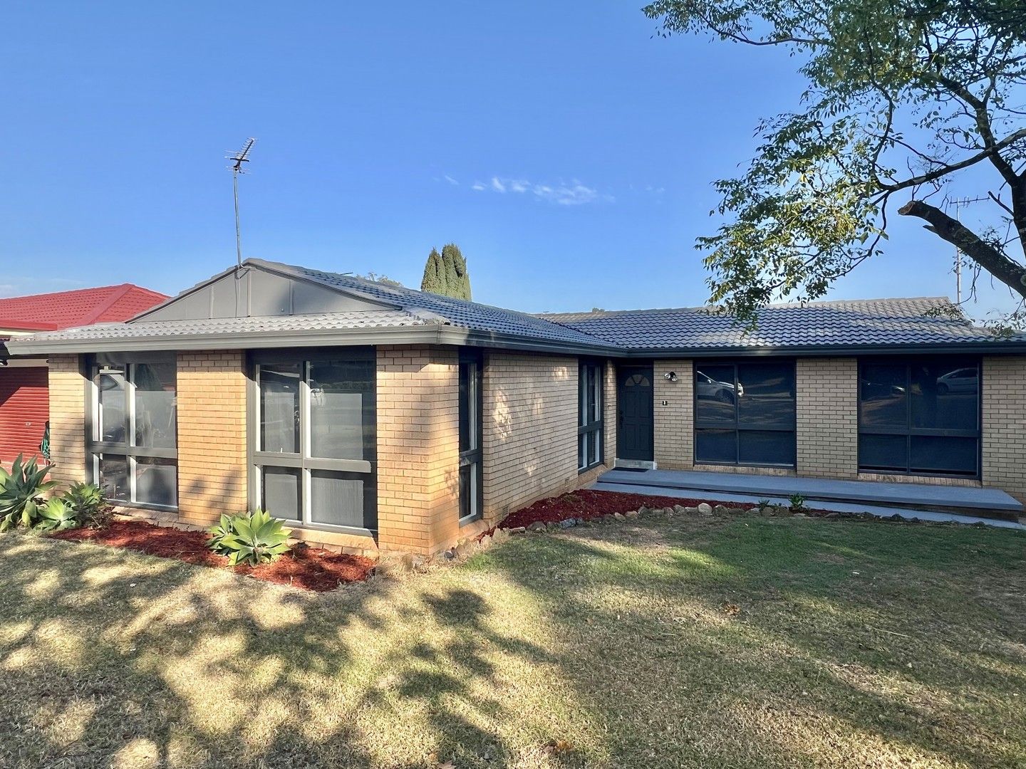 60 Pinaroo Crescent, Bradbury NSW 2560 House For Rent 850 Domain