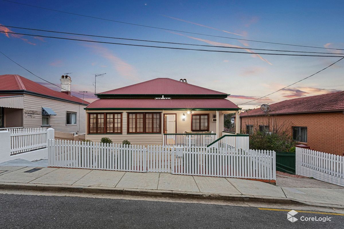 6 bedrooms House in 15 End HIGHGATE HILL QLD, 4101