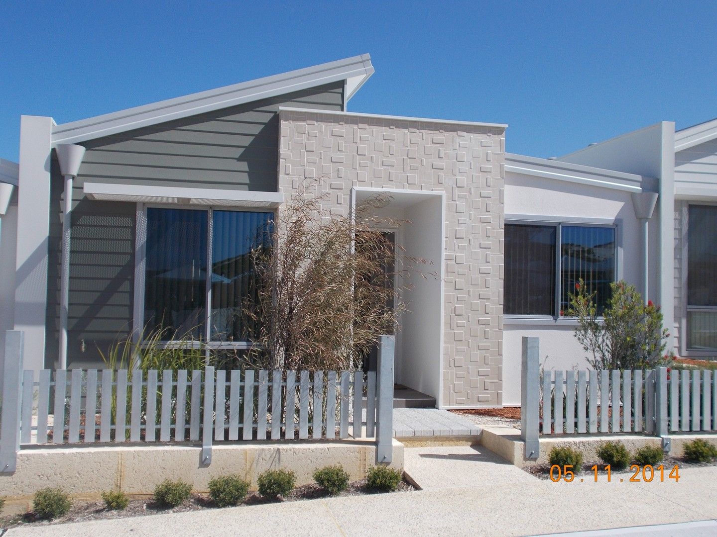 3 bedrooms House in 17 Broach Way ALKIMOS WA, 6038