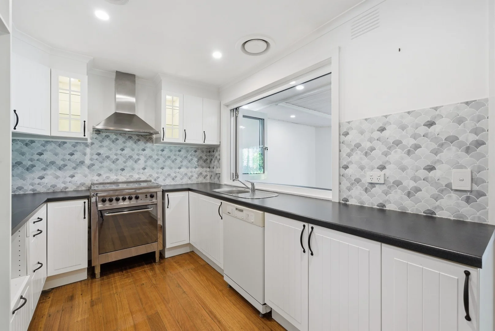 28 Chesney Drive, Ringwood VIC 3134