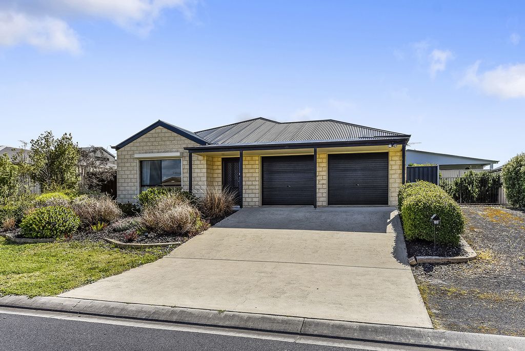 18 Mayflower Court, Mount Gambier SA 5290, Image 2