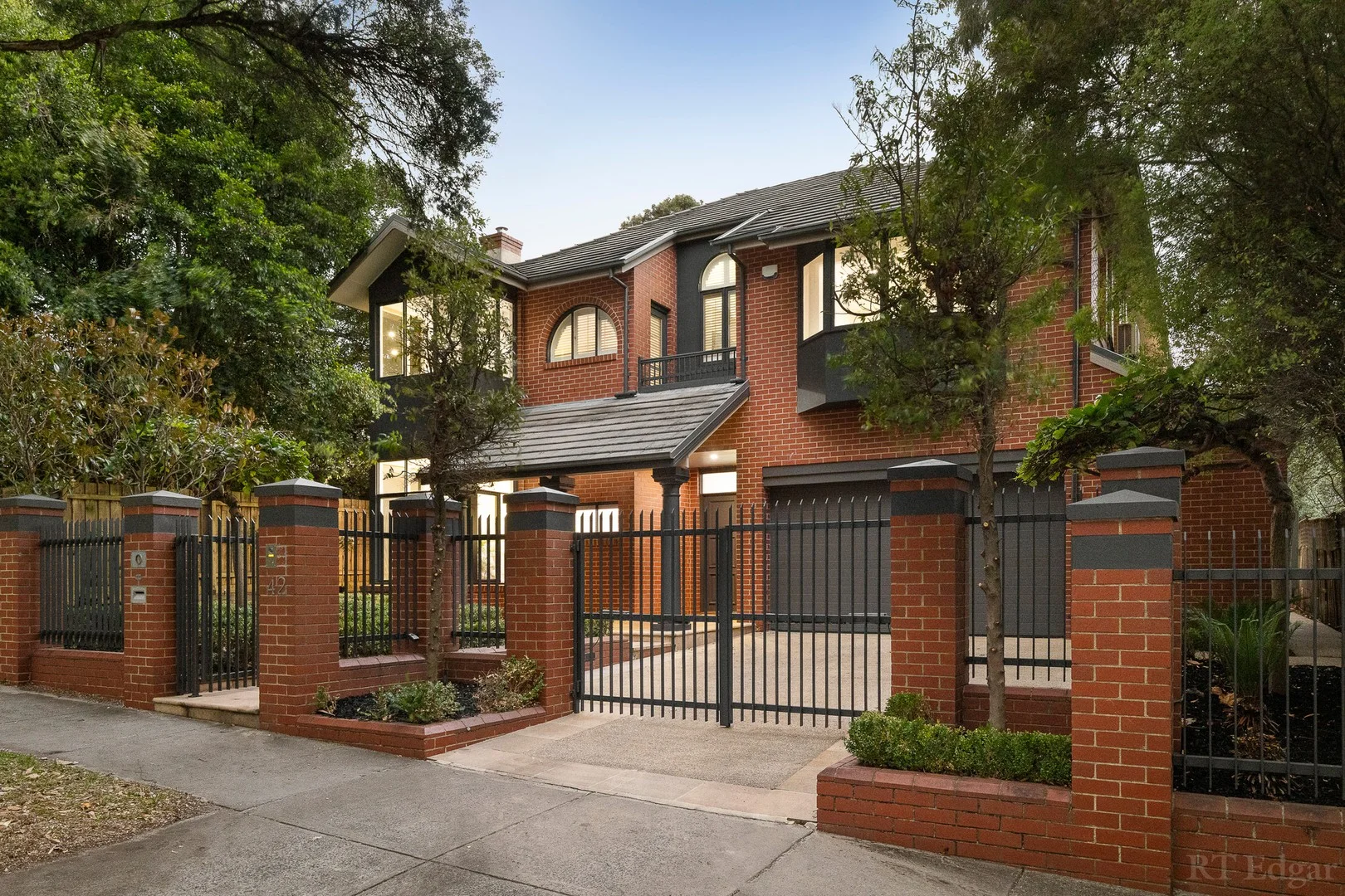 42 Parlington Street, Canterbury VIC 3126