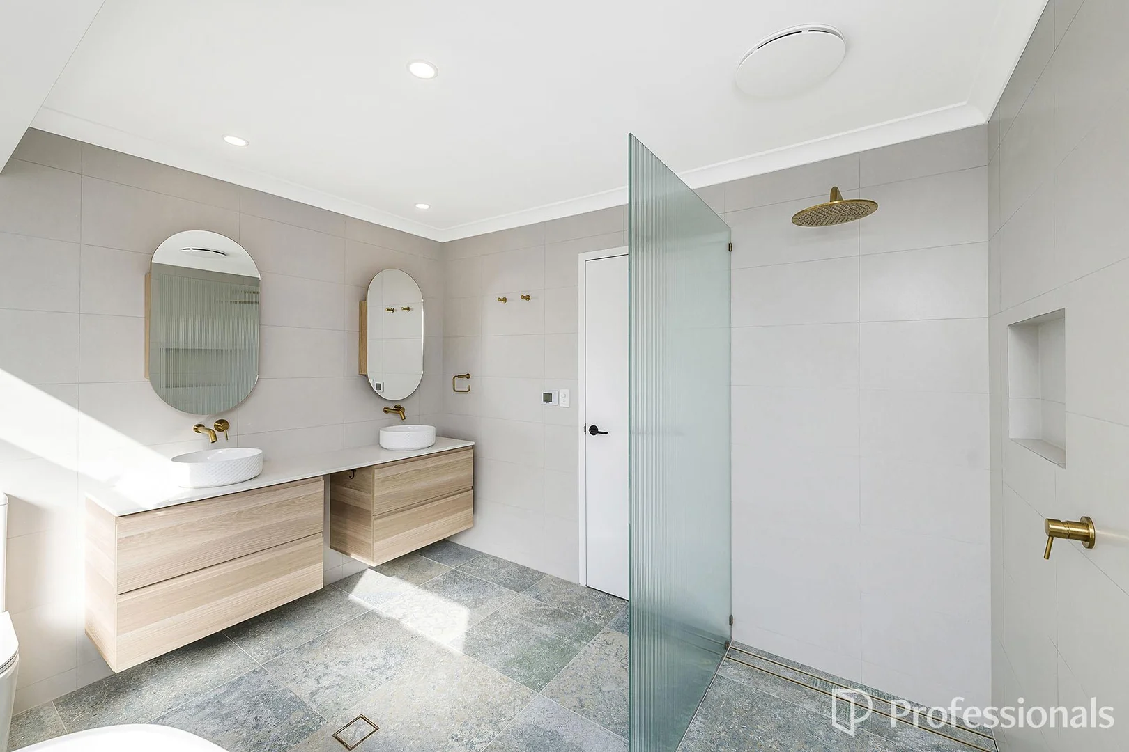 Additional image 16 of 6 Plover Way, Kingsley WA 6026