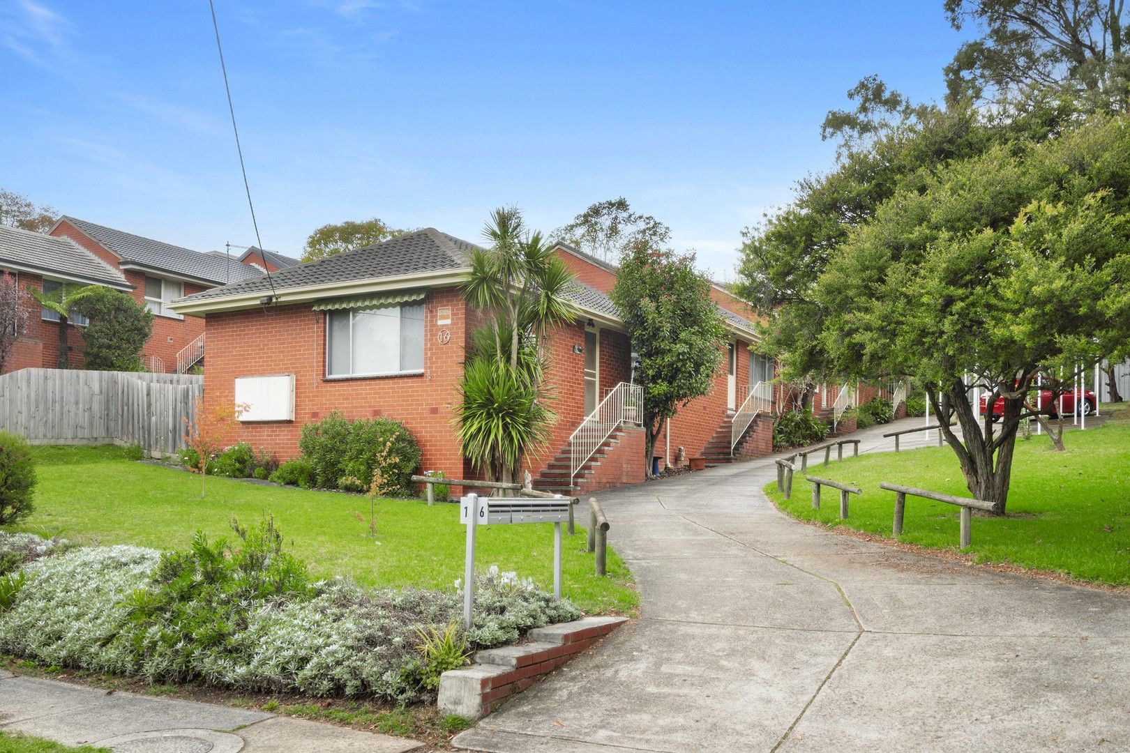 2 bedrooms Apartment / Unit / Flat in 2/16 Newman Road MOOROOLBARK VIC, 3138