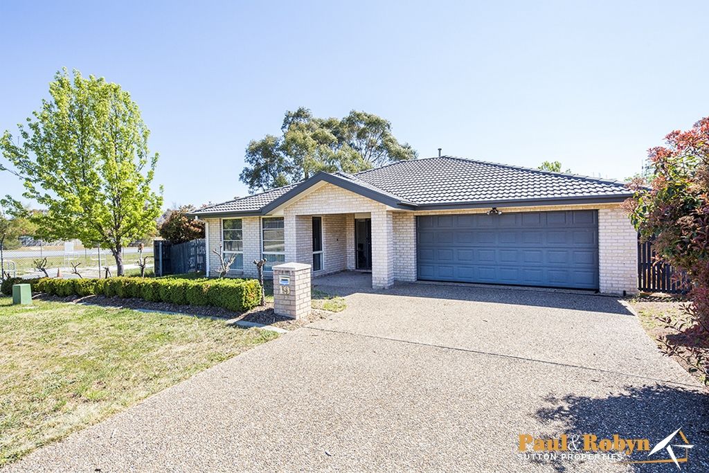 19 Dora Street, Jerrabomberra NSW 2619, Image 0