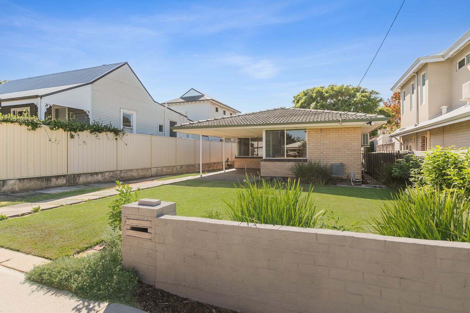 3 bedrooms House in 7 Glanville Street MOSMAN PARK WA, 6012