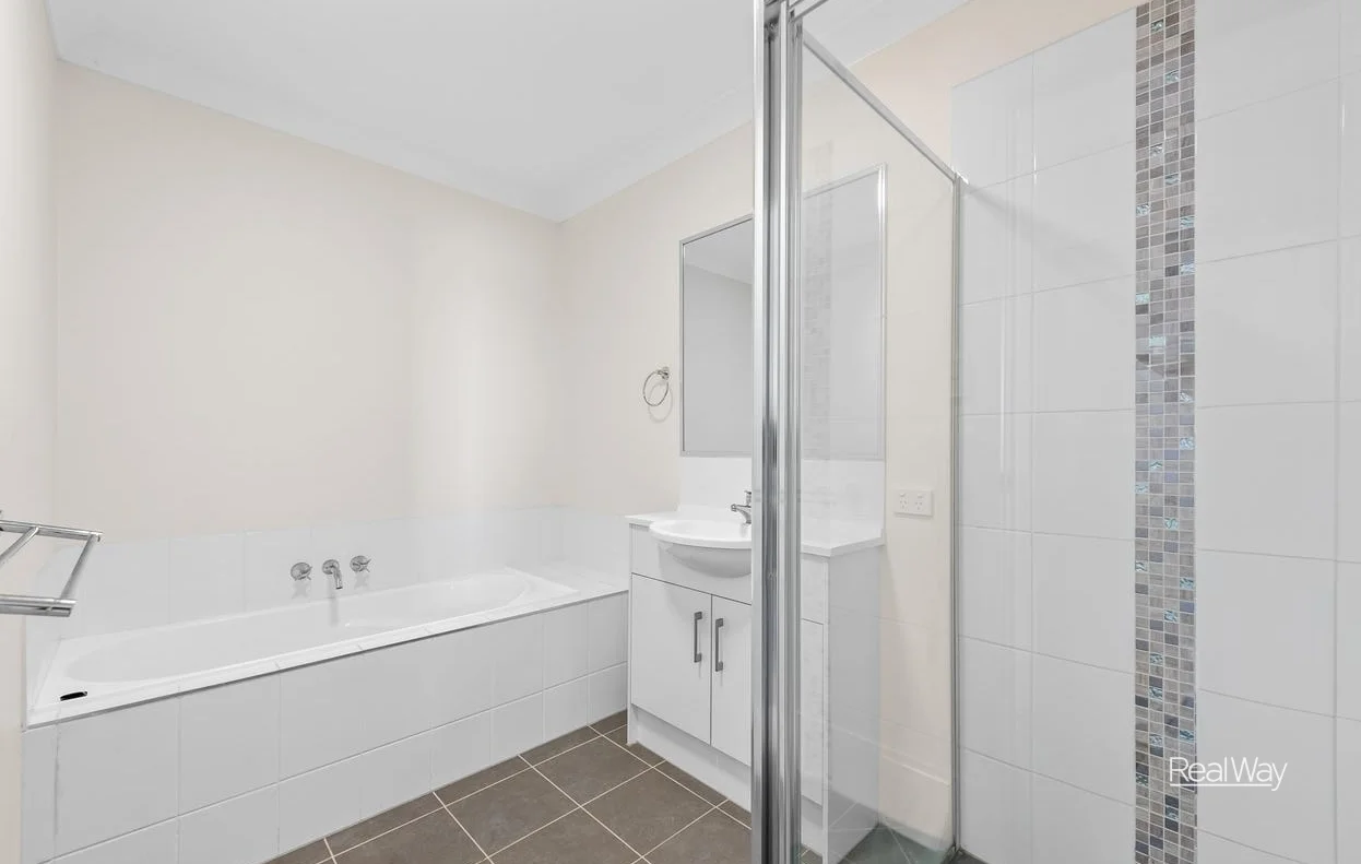 Additional image 5 of 3B Cardamon Crescent, Glenvale QLD 4350