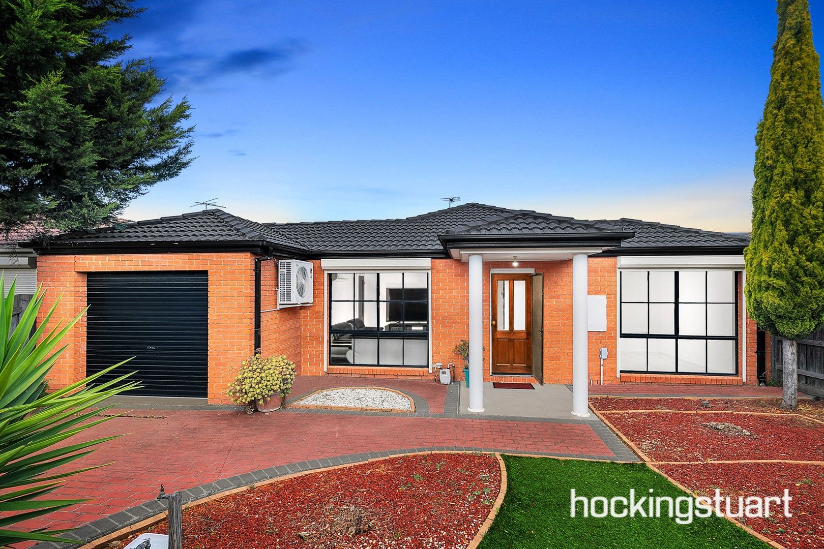 3 bedrooms House in 2 Neman Court ROXBURGH PARK VIC, 3064