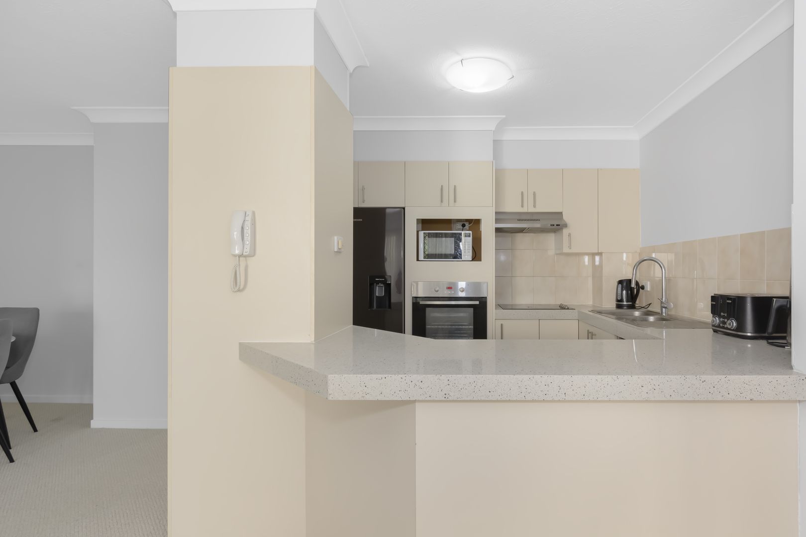 23/22 Jennifer Avenue, Runaway Bay QLD 4216, Image 2