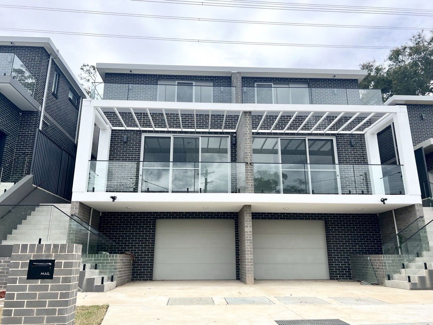 4 bedrooms Duplex in 21 Dobson Crescent DUNDAS VALLEY NSW, 2117
