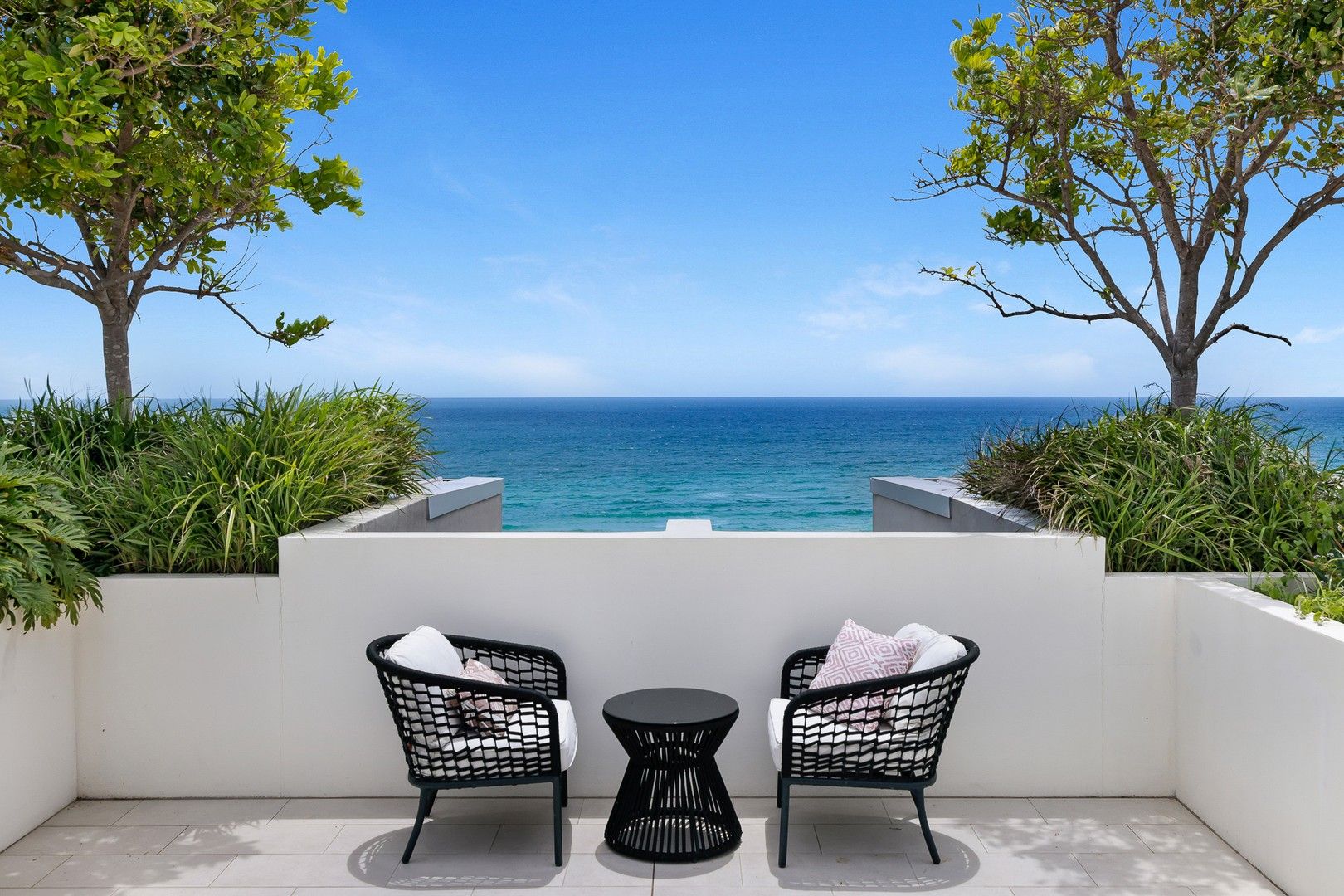 2/10 Third Avenue, Palm Beach QLD 4221, Image 0