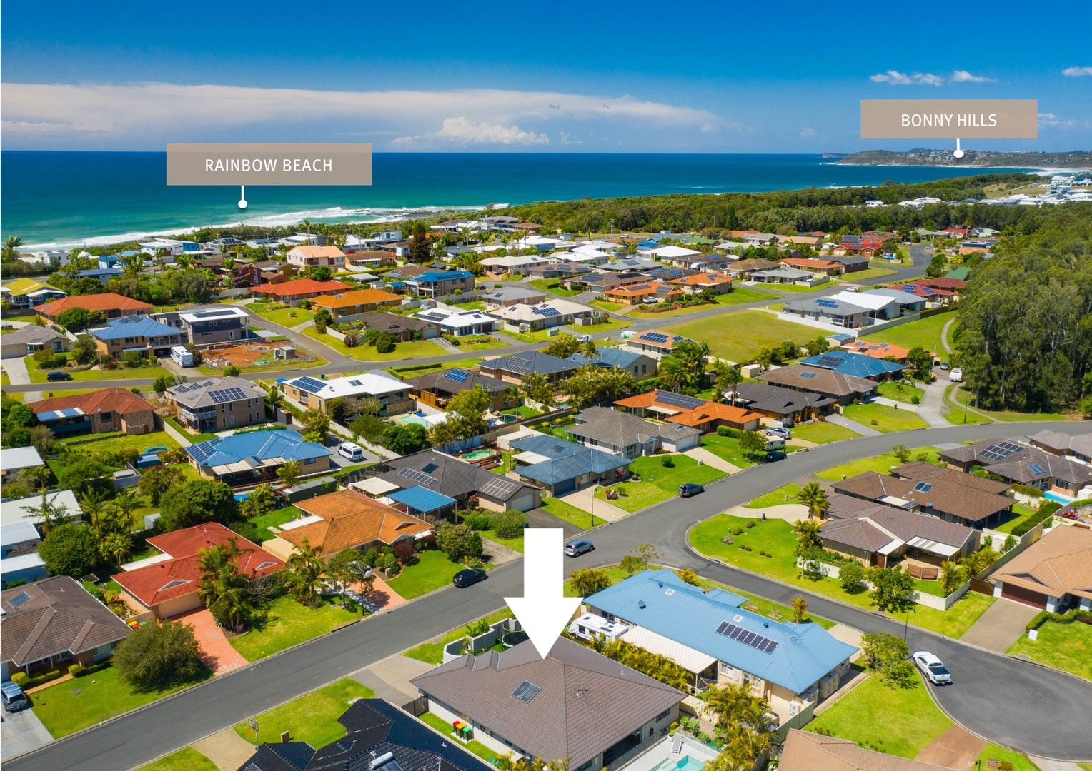 4 bedrooms House in 71 Abel Tasman  Drive LAKE CATHIE NSW, 2445