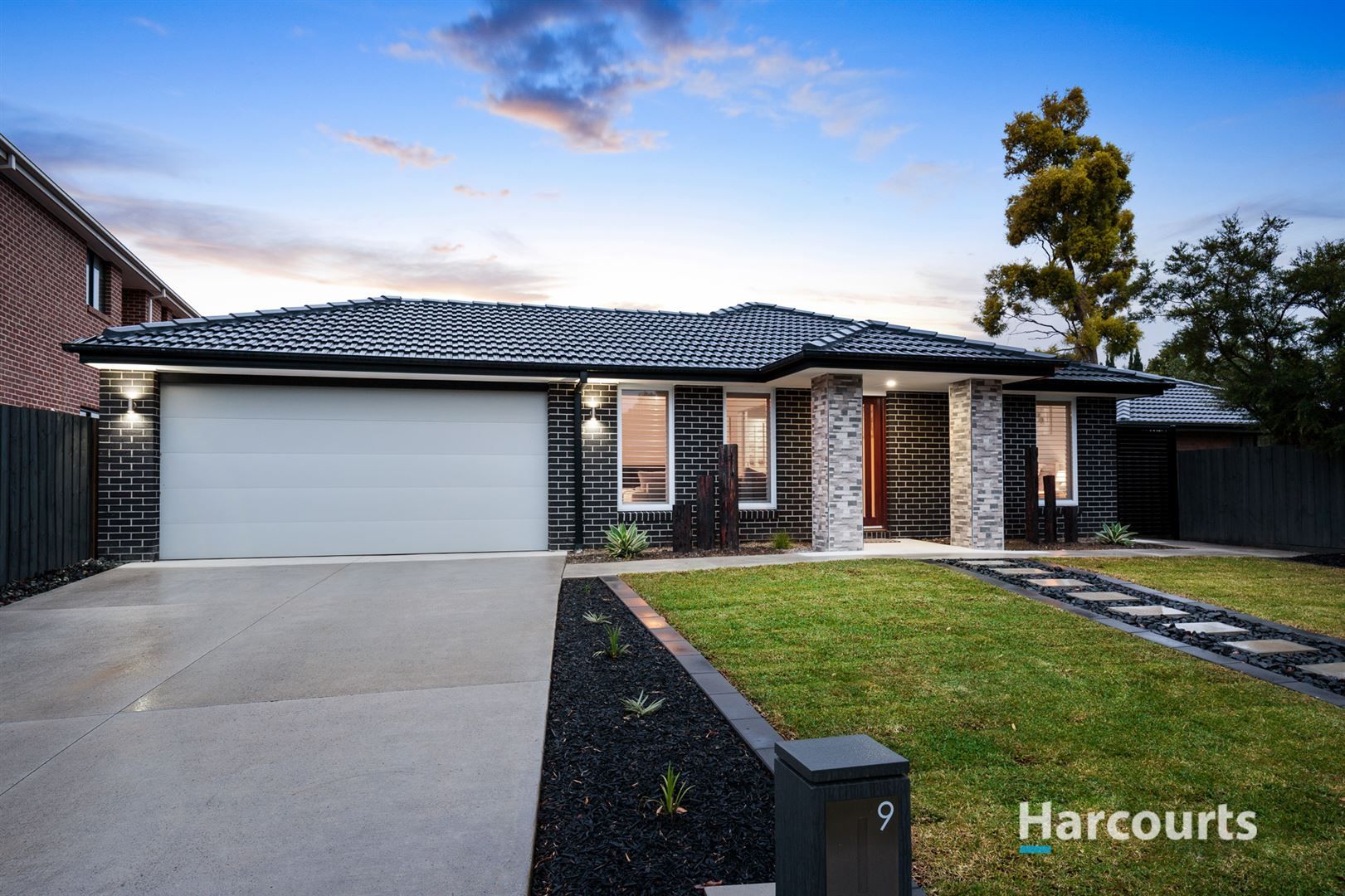 9 Trevena Close, Rowville VIC 3178, Image 0