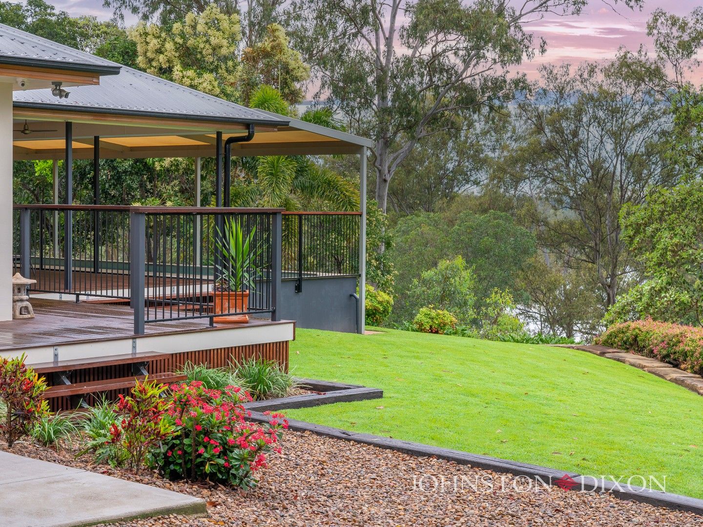 5 bedrooms House in 98 Mercury Street MOGGILL QLD, 4070