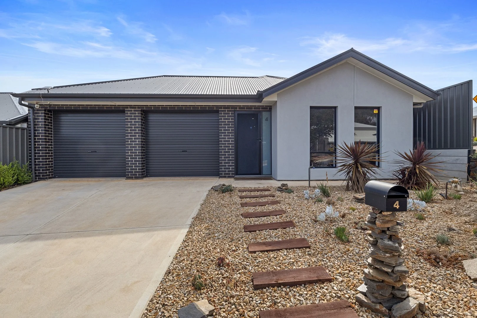 4 Clark Avenue, Onkaparinga Hills SA 5163