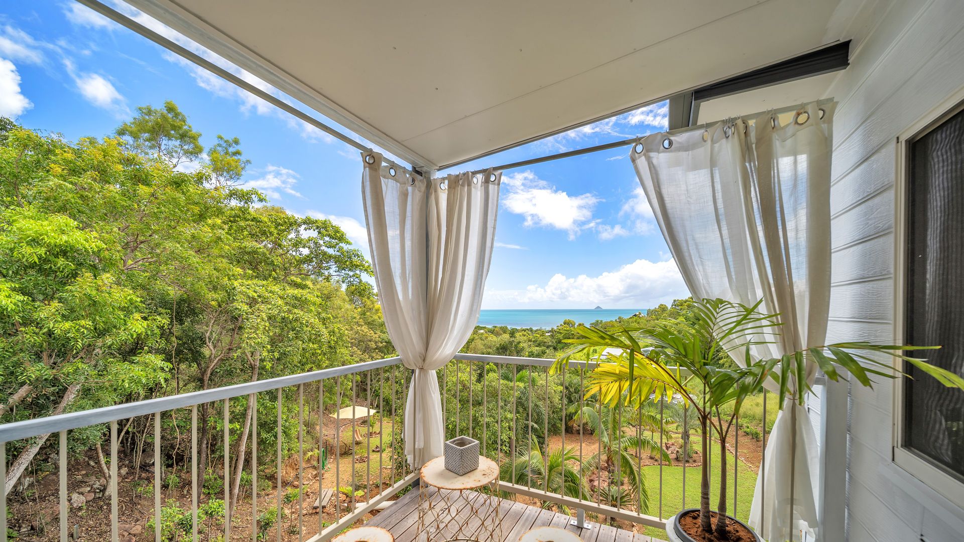 38 Roseric Cres, Hideaway Bay QLD 4800, Image 2