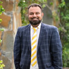 Ray White Rochedale - Junaid Ally