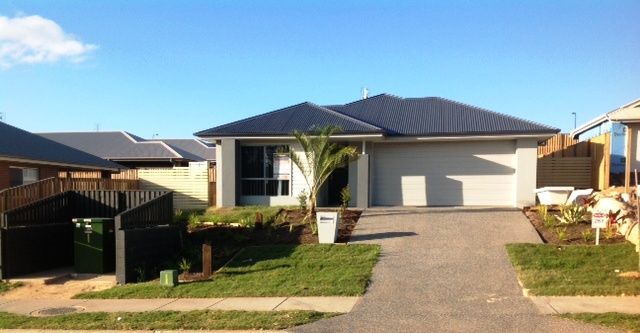 3 JARDINE CRES, Boyne Island QLD 4680, Image 0