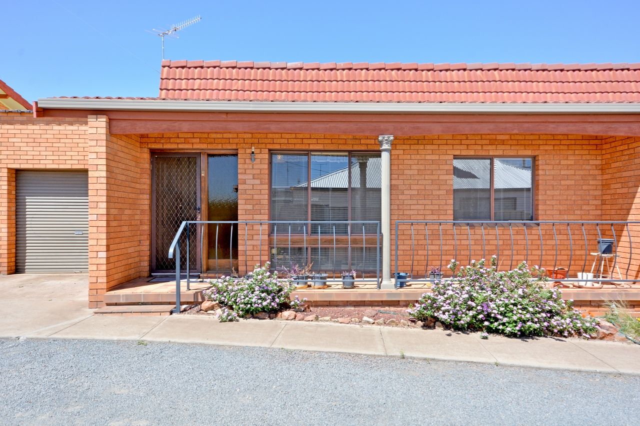 2/30 Willow Street, Leeton NSW 2705, Image 1