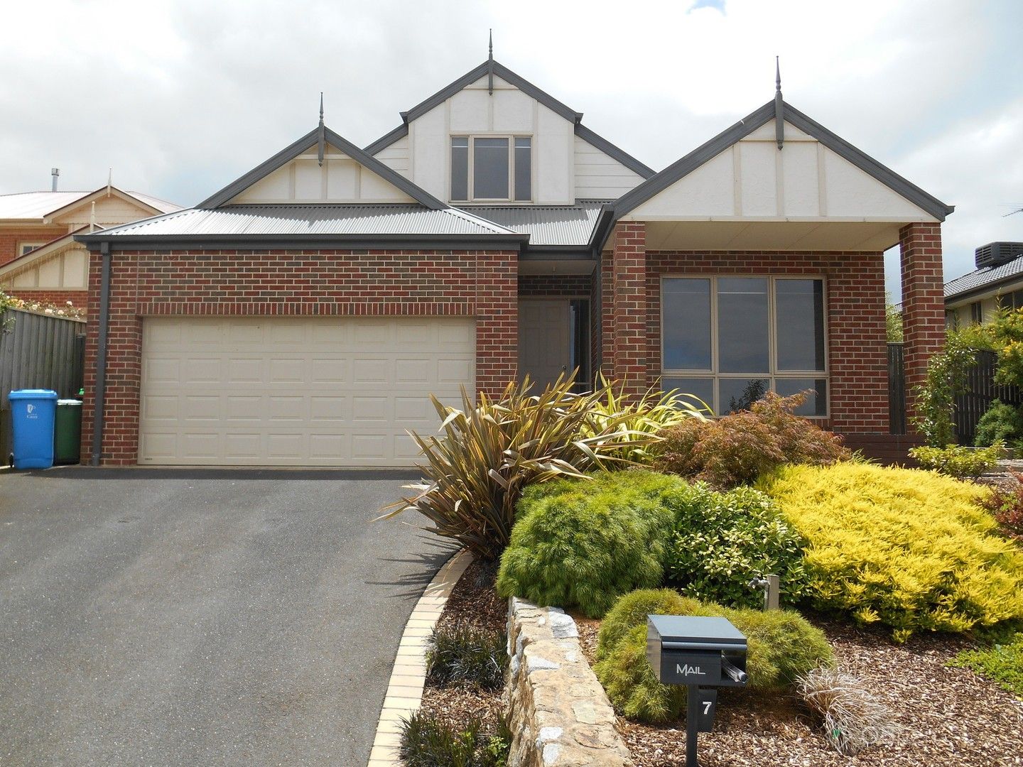 3 bedrooms House in 7 April Close BERWICK VIC, 3806
