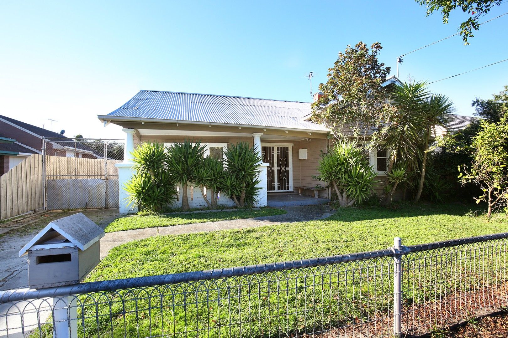 3 bedrooms House in 10 Peacock Street BRUNSWICK WEST VIC, 3055