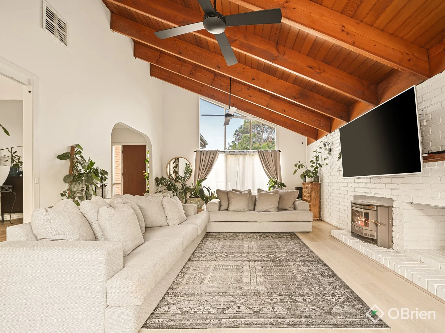 2 Pimmys Court, Skye VIC 3977