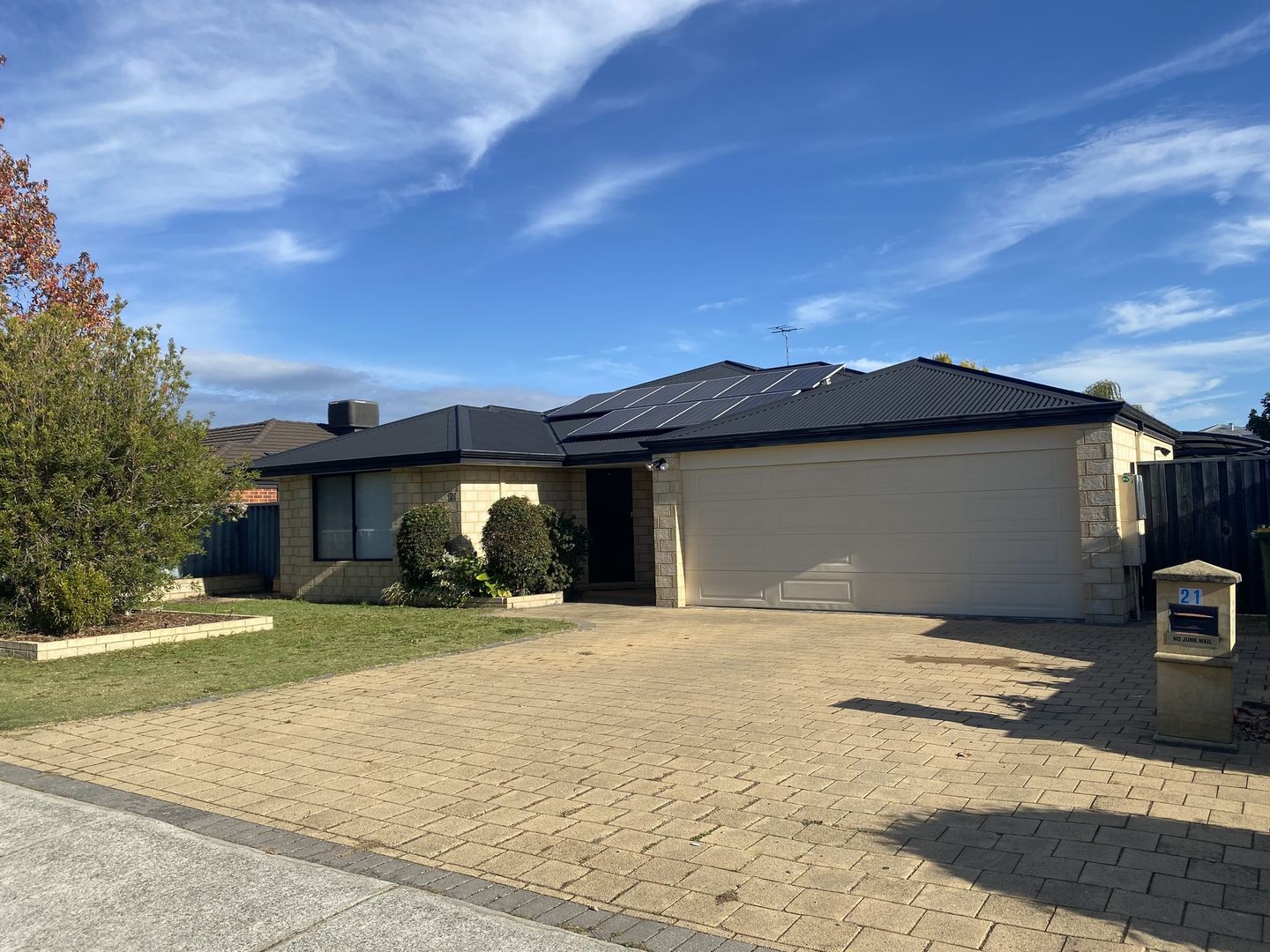 4 bedrooms House in 21 Potter Street HUNTINGDALE WA, 6110