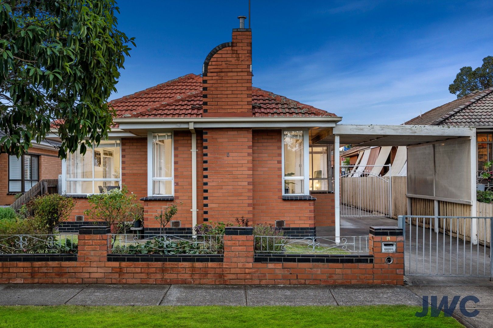 3 bedrooms House in 8 Castle Street YARRAVILLE VIC, 3013